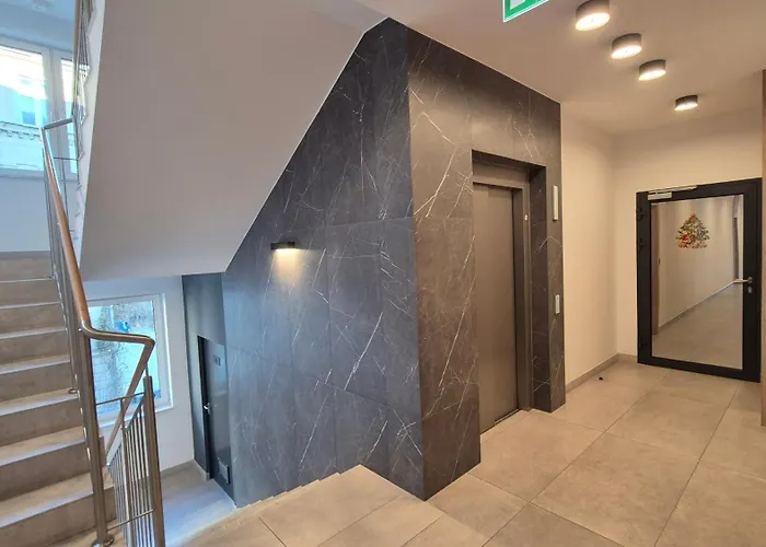 St Wojciech Hill Apartment, Free Parking, Air-conditioning, Self Check-in 24h *