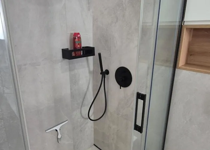 Daire St Wojciech Hill Apartment, Free Parking, Air-conditioning, Self Check-in 24h