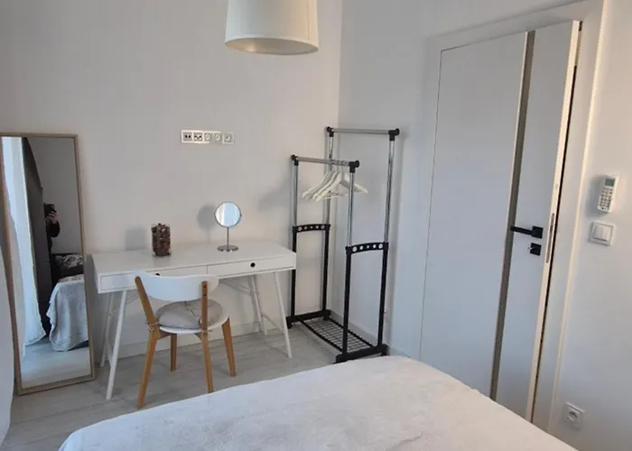 Daire St Wojciech Hill Apartment, Free Parking, Air-conditioning, Self Check-in 24h