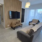 St Wojciech Hill Apartment, Free Parking, Air-conditioning, Self Check-in 24h بوزنان