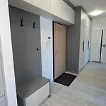 St Wojciech Hill Apartment, Free Parking, Air-conditioning, Self Check-in 24h بوزنان