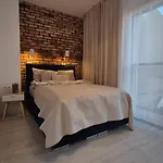 شقة St Wojciech Hill Apartment, Free Parking, Air-conditioning, Self Check-in 24h