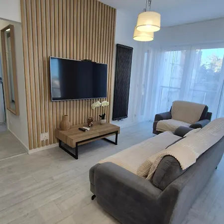 St Wojciech Hill Apartment, Free Parking, Air-conditioning, Self Check-in 24h Poznan