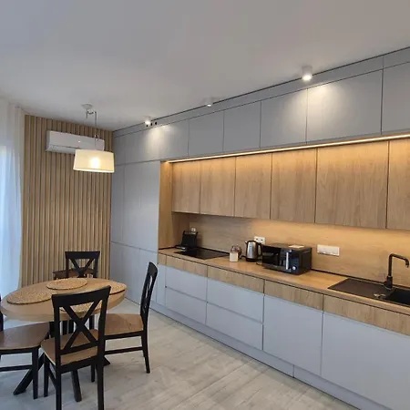 St Wojciech Hill Apartment, Free Parking, Air-conditioning, Self Check-in 24h