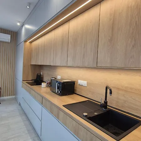 St Wojciech Hill Apartment, Free Parking, Air-conditioning, Self Check-in 24h شقة *