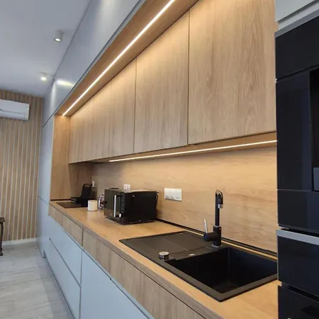 St Wojciech Hill Apartment, Free Parking, Air-conditioning, Self Check-in 24h Apartamento