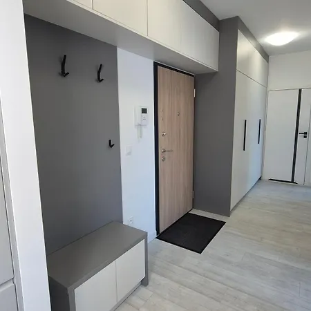 St Wojciech Hill Apartment, Free Parking, Air-conditioning, Self Check-in 24h Poznań