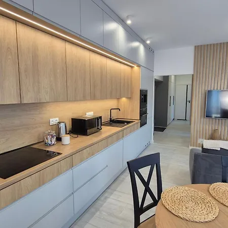 Apartamento St Wojciech Hill Apartment, Free Parking, Air-conditioning, Self Check-in 24h