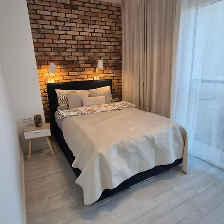 St Wojciech Hill Apartment, Free Parking, Air-conditioning, Self Check-in 24h Apartamento Poznan