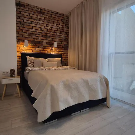 Apartamento St Wojciech Hill Apartment, Free Parking, Air-conditioning, Self Check-in 24h