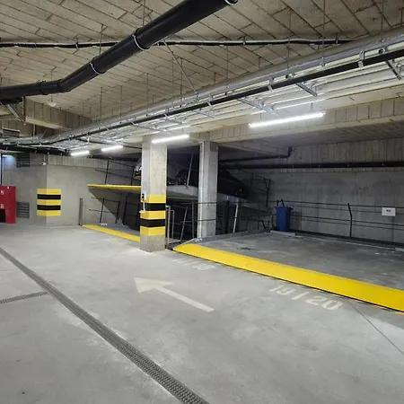 St Wojciech Hill Apartment, Free Parking, Air-conditioning, Self Check-in 24h