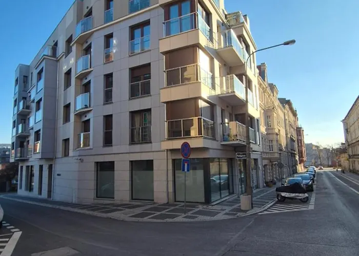 St Wojciech Hill Apartment, Free Parking, Air-conditioning, Self Check-in 24h * بوزنان