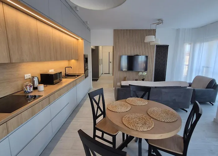 St Wojciech Hill Apartment, Free Parking, Air-conditioning, Self Check-in 24h * Poznań